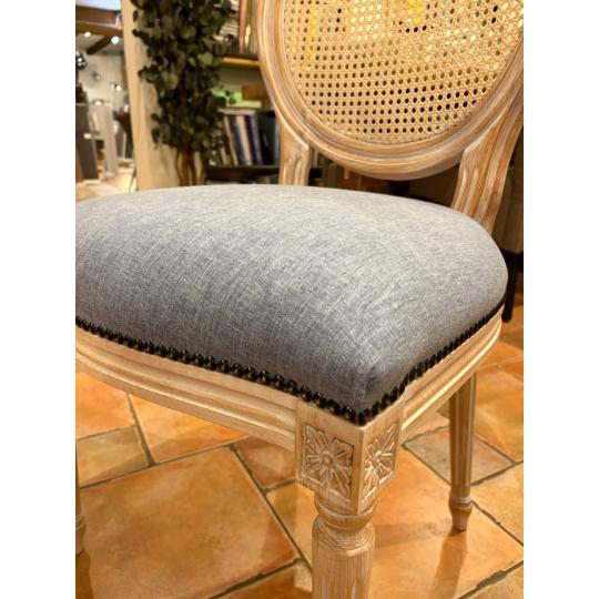 klasszikus turkiz kek karpitos szek elegans antikolt vintage etkezoszek egyedi karpitos nappali mediterran toszkan country stilusu kenyelmes szekek lameridiana lakberendezes 3u.jpg